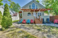 Turtle Cove Bay Beach House ~ 13 Mi to Buffalo! - parking