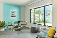 Twin Palms Resort - A Gay Men's Resort