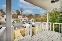 Home 5 Mi to Colonial Pkwy, 11 Mi to Busch Gardens - parking