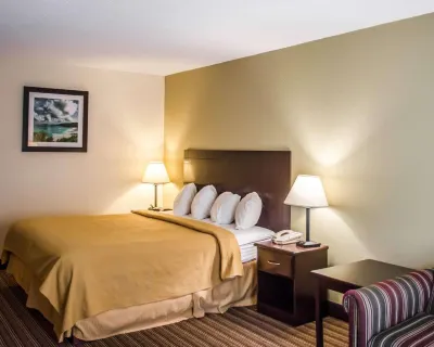 Quality Inn & Suites Pensacola Bayview