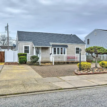 Coastal Brigantine Cottage Walk to Beaches