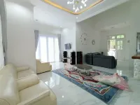 Villa Kota Bunga BB10-23 with Billiard and Private Pool Puncak by Charles