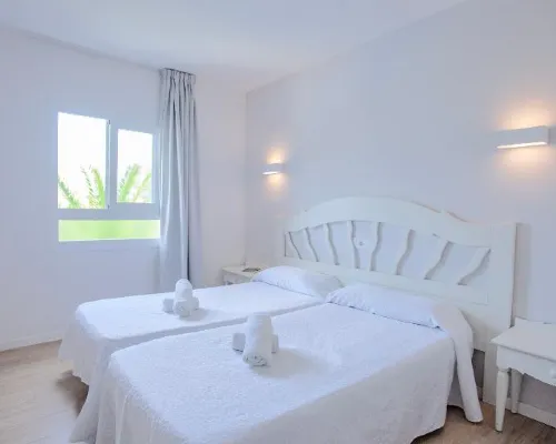BJ Apartamentos Europa Hotels in Sa Coma