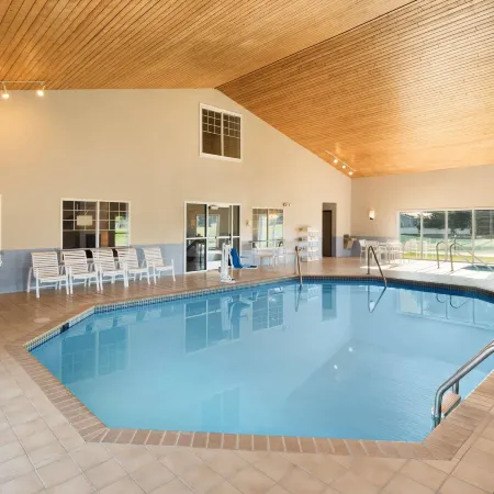 Country Inn & Suites by Radisson, Chippewa Falls, WI