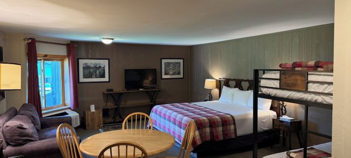 Northern Lights Lodge Hotels in Lamoille County