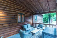 Cozy Secluded Lodge ~ Hottub/Pool/Sauna/Gameroom Jay otelleri
