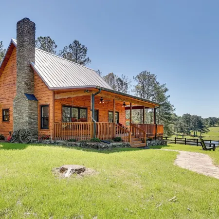 Spacious Alabama Retreat - Deck, Grill and Fire Pit!