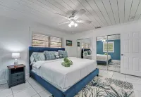 The Sun Sail Retreat - Spacious Home w/ Private Pool, 1 Mile to Beach, Walk DT!