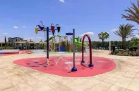 Amazing Lakeview 4 BR Vacation Home with Heated Pool! Near All Parks.