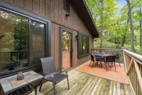 Casper Cabin-Year Round Retreat at Massanutten -SKI AREA, GOLF, HIKE & WATERPARK