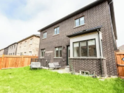 Grand Villa near Burlington 해밀턴 호텔