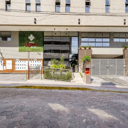 Your Exclusive Stay With Pool and Jacuzzi Just 500 Meters From the Beach - ELF