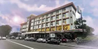 Dancenter Boss Hotel Near Clark International Airport فنادق في بامبانغا