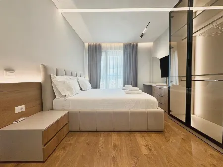 Blue Boutique Apartments 1 Отели рядом с достопримечательностью «Национальный театр оперы и балета Албании»