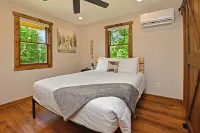 Modern and Spacious Cabin w/ Firepit - Walkable to Beach & Close to Town!
