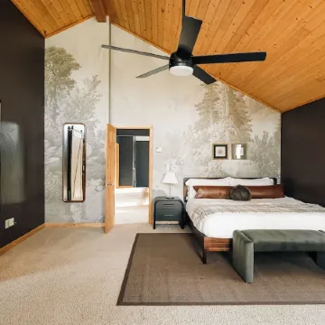 Bailey Escape - Hot Tub Game Room  4 Bed, 4 bath on 2.65 acres