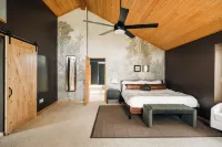 Bailey Escape - Hot Tub Game Room  4 Bed, 4 bath on 2.65 acres