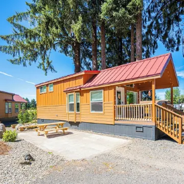 Rainforest Tiny Home Retreat: Enchanted