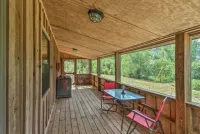 Cozy cabin 1 bedroom, WiFi, AC above Sylamore Creek in welcoming Mountain View