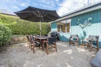 Stay7A: 4BR Modern Comfort, Sky TV, Views – Walk to Village & Pools