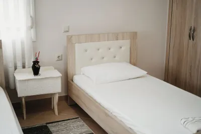 Charming 4-bedroom villa with AC, WiFi in amazing Gjirokastër Hotel a 