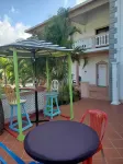 Cozy 1-bedroom apartment with WiFi, AC in enchanting Eau Piquant のホテル