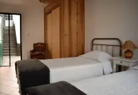 View of the Sea. Large Private Garden - Free wifi