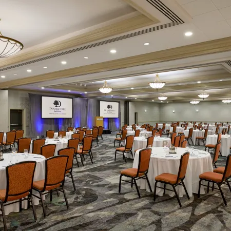 DoubleTree by Hilton Minneapolis Airport