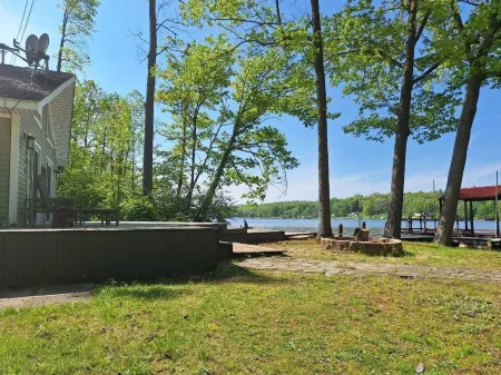 Private Island Getaway. 360 Water views. PONTOON BOAT INCLUDED!!