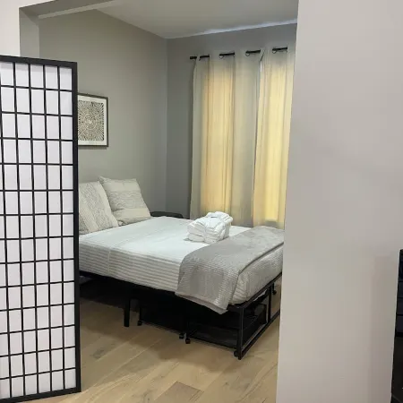 Dearborn #1 Modern and Cozy 1-bedroom apartment with WiFi, AC, Henry Ford Museum
