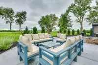 Fire Pits, Views & Yard: Luxe Mt Horeb Getaway! - Homestays