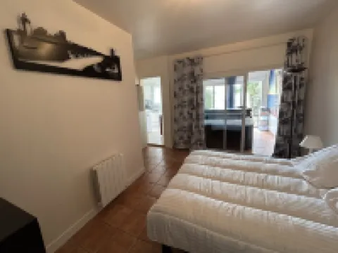 Villa de Charme à 2 kms de la Plage, Conviviale, Idéale en Famille ou Entre Amis Hotels in Olonne-sur-Mer