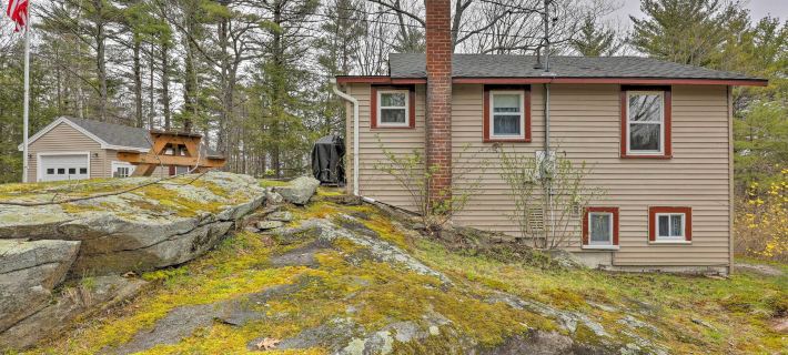 Cute Gilford Cottage w/ Grill - Walk to Marina Hotels in Gilford