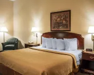 Quality Inn & Suites Bellville - Mansfield Hotel di Washington Township