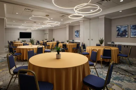 DoubleTree by Hilton Brunswick Отели в г. Глинн