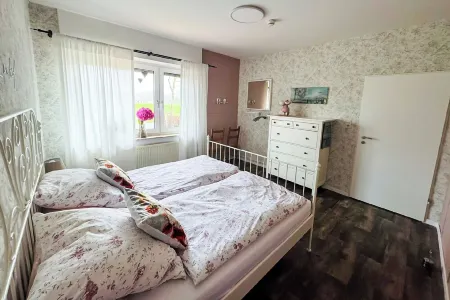 Cozy, quiet apartment on the outskirts of Leer Ostf. Dog-friendly & village-like Отели в г. Бакемор