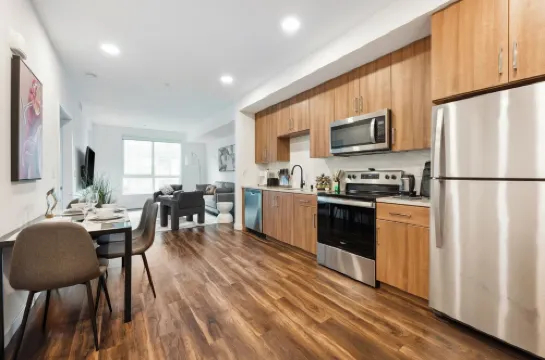 Modern 1bdr Getaway w/pool, free parking, gym