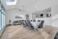 Spacious 5-bedroom house in charming Monroe with AC