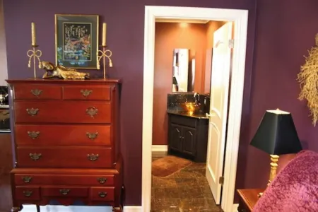 Safe, Clean, New, Charming Studio Отели в г. Шерман-Окс