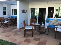 3 Bedrooms Apt. close to main beaches/ attractions