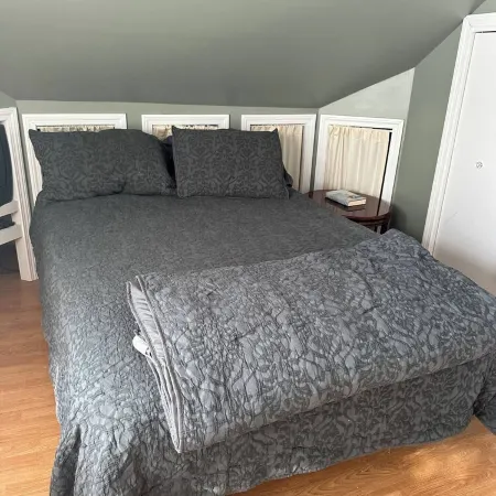 Charming 3-bedroom house with WiFi and AC in serene Sinclair