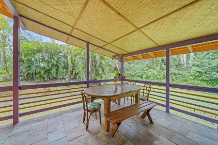 Welcome to your Hale Away From Home!