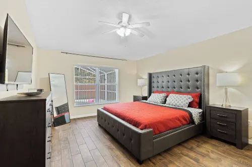 Charming  Pool 4-bedroom house with Wi-Fi And AC