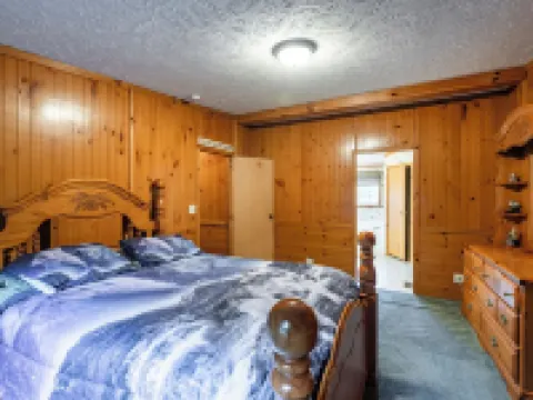 The Wolf Cabin at the Riviera Resort in Neillsville, Wisconsin! デューハーストのホテル