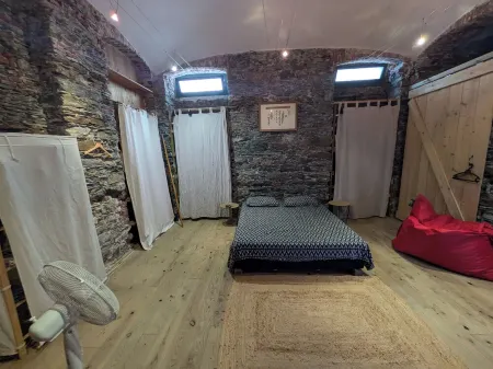 Authentique et Atypique Отели рядом с достопримечательностью «Confrérie St-Roch»