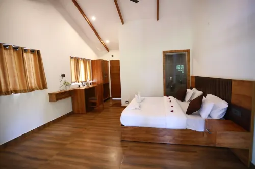 Tealawn Pool Villa , Munnar