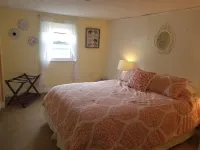STUNNING WINE COUNTRY LAKE HOUSE, NICEST ON OWASCO LAKE