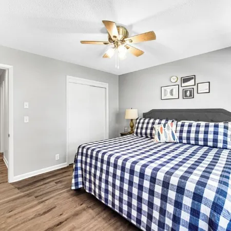 New! Sunset Shores: Lakefront home with private pier/huge fenced yard!