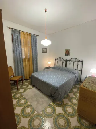 Villa Pino 150 meters from the sea and 5 min from Palermo airport area