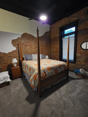 Historical 1-bedroom apartment in centrally located and charming Vevay, Indiana